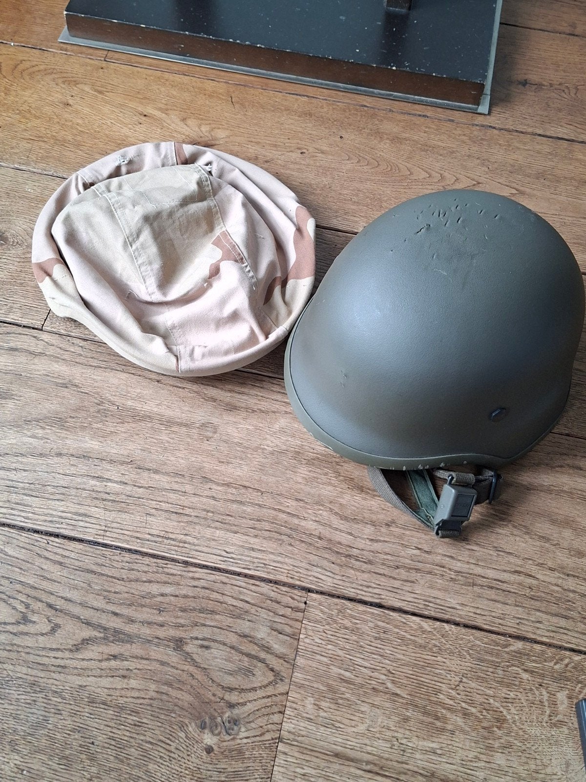 M95 Kevlar helm Testhelm/afgekeurd maat S, Verzamelen, Ophalen of Verzenden, Landmacht, Nederland, Helm of Baret