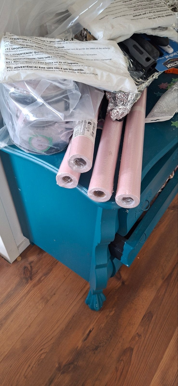 Roze verf en roze plakbehang inclusief gratis box, Ophalen of Verzenden