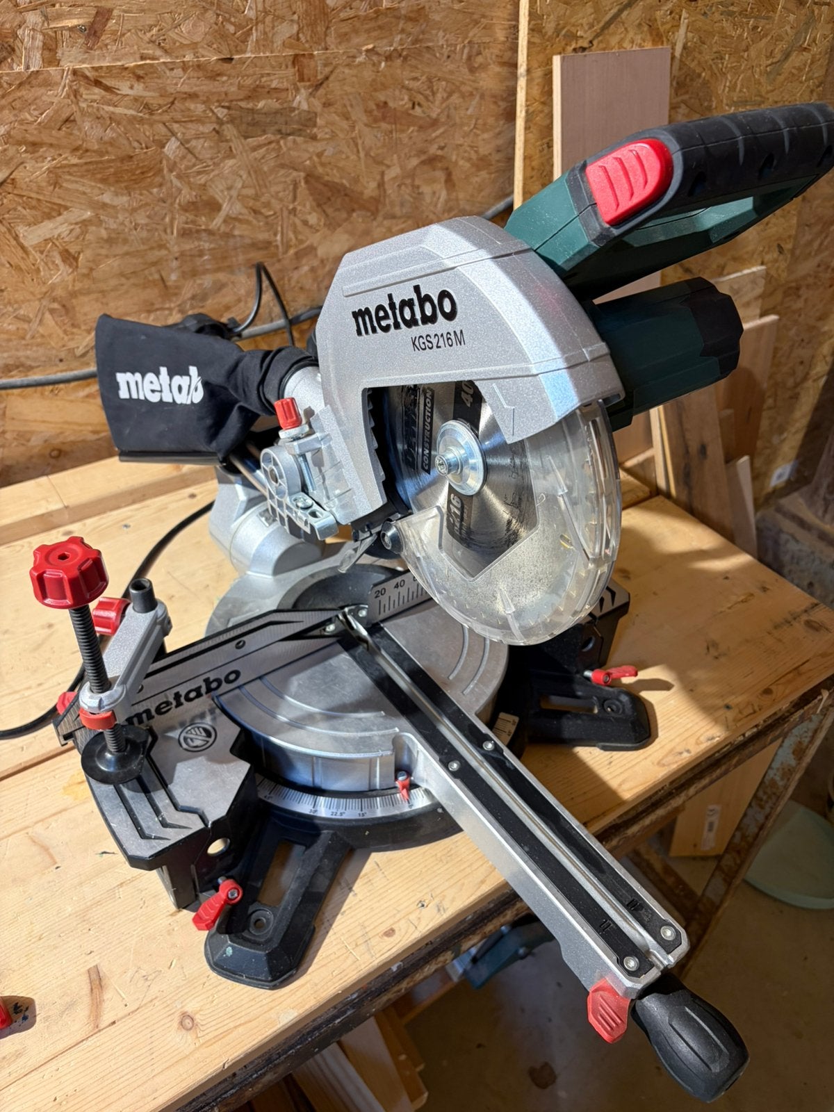 Metabo KGS216 M Afkortzaag, Ophalen, Gebruikt, Afkortzaag, 30 tot 70 mm
