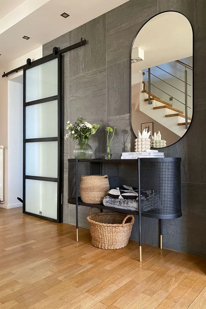 Bloomingville Midou ovale dressoir, zwart metaal met messing, Overige houtsoorten, Met plank(en), 100 tot 150 cm, Nieuw