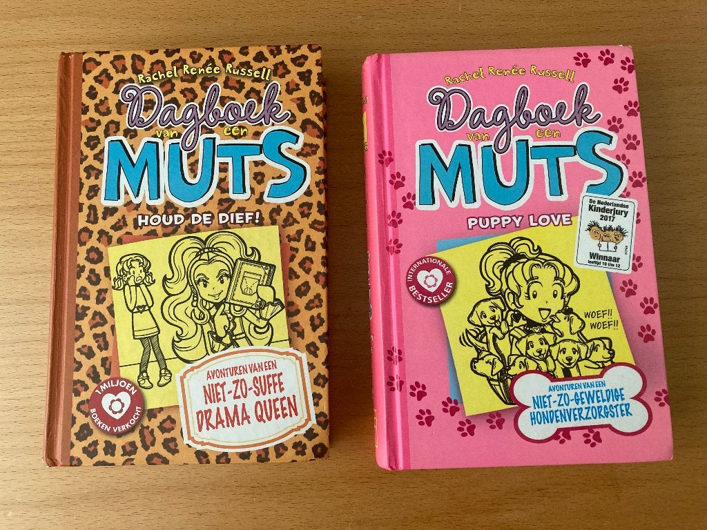 Dagboek van een Muts - Houd de Dief! & Puppy Love, Rachel Renée Russell, Fictie, Ophalen, Gelezen