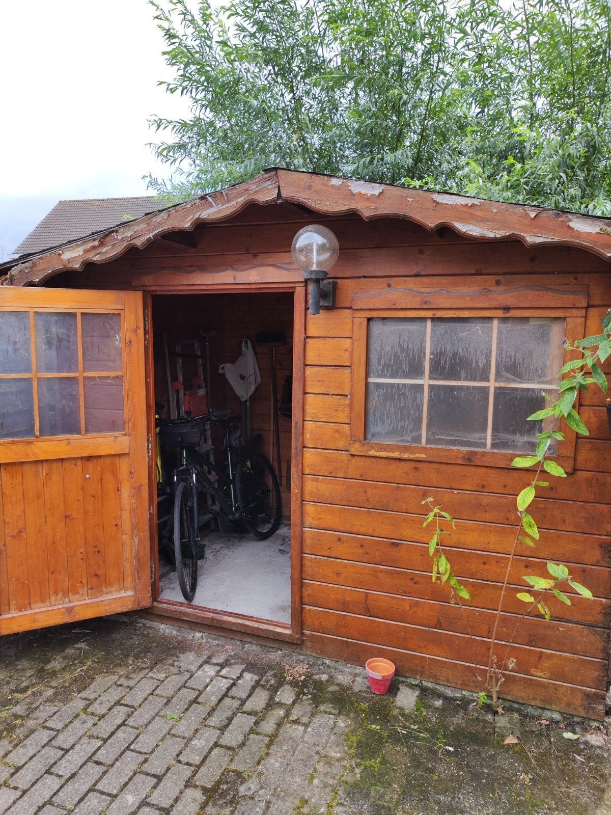 Houten schuur met  deur en raam, Ophalen, Gebruikt, Hout, Fietsenberging