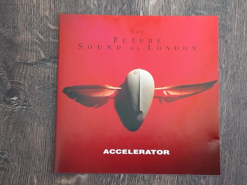 CD  The Future Sound Of London - Accelerator (1992) VERZ/OPH, Ophalen, Zo goed als nieuw, Techno of Trance