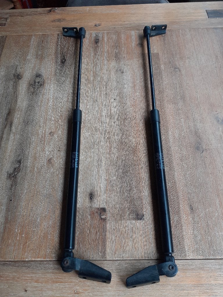 ACHTERKLEPDEMPER SET - Links+Rechts - NISSAN MICRA K11, Auto-onderdelen, Gebruikt, Achterklep, Verzenden, Nissan