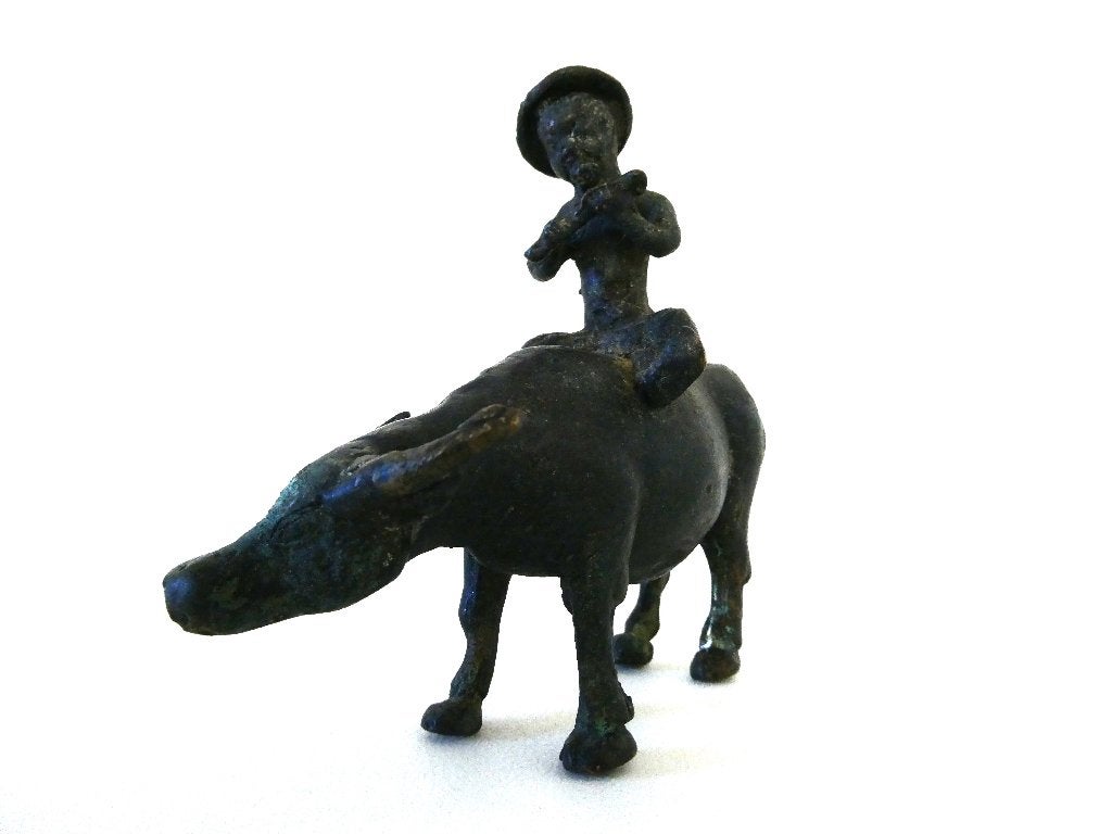 Bronzen beeld van een fluit spelende jongen op waterbuffel, China, Ophalen of Verzenden, Beeld