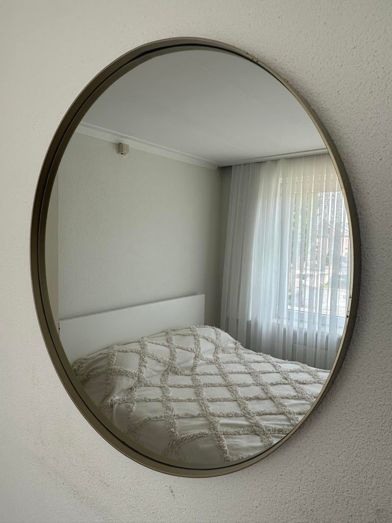 Grote ronde spiegel met gouden rand, Huis en Inrichting, Woonaccessoires | Spiegels, Ophalen, Zo goed als nieuw, Rond, 75 tot 100 cm