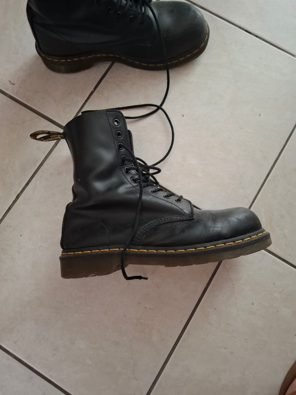 Dr martens, Dieren en Toebehoren, Ophalen, Dressuur, Schoeisel