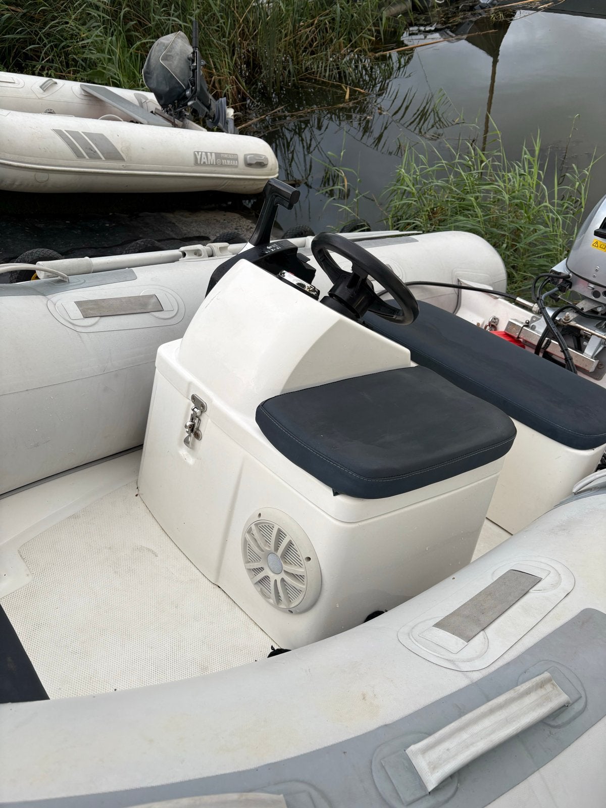 Foto 8 van Zodiac cadet 310 met stuurconsole