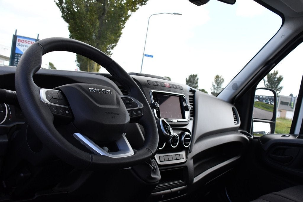 Iveco 35S18 Daily | Oprijwagen | Geveerde stoel | 3,5t trekg, Automaat, Stof, Euro 6, 4 cilinders
