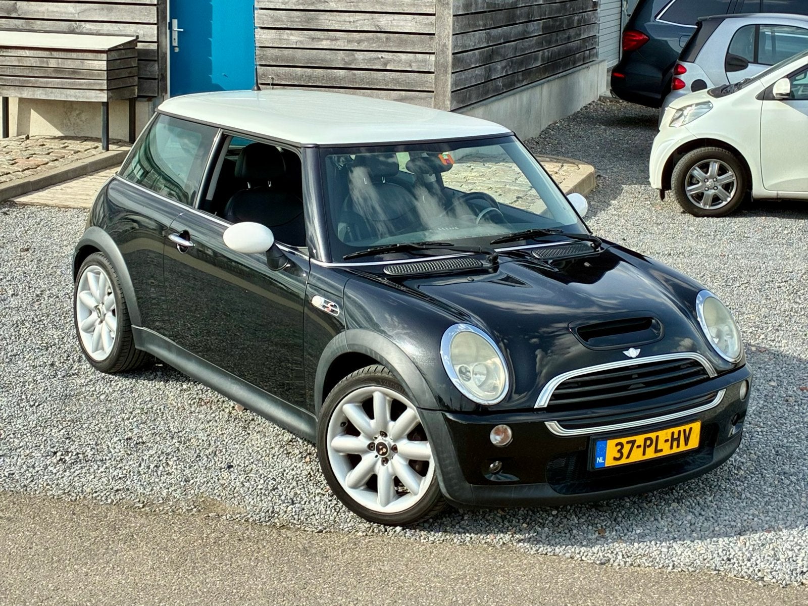 Mini Cooper S R53, Voorwielaandrijving, Zwart, 4 cilinders, 4 stoelen