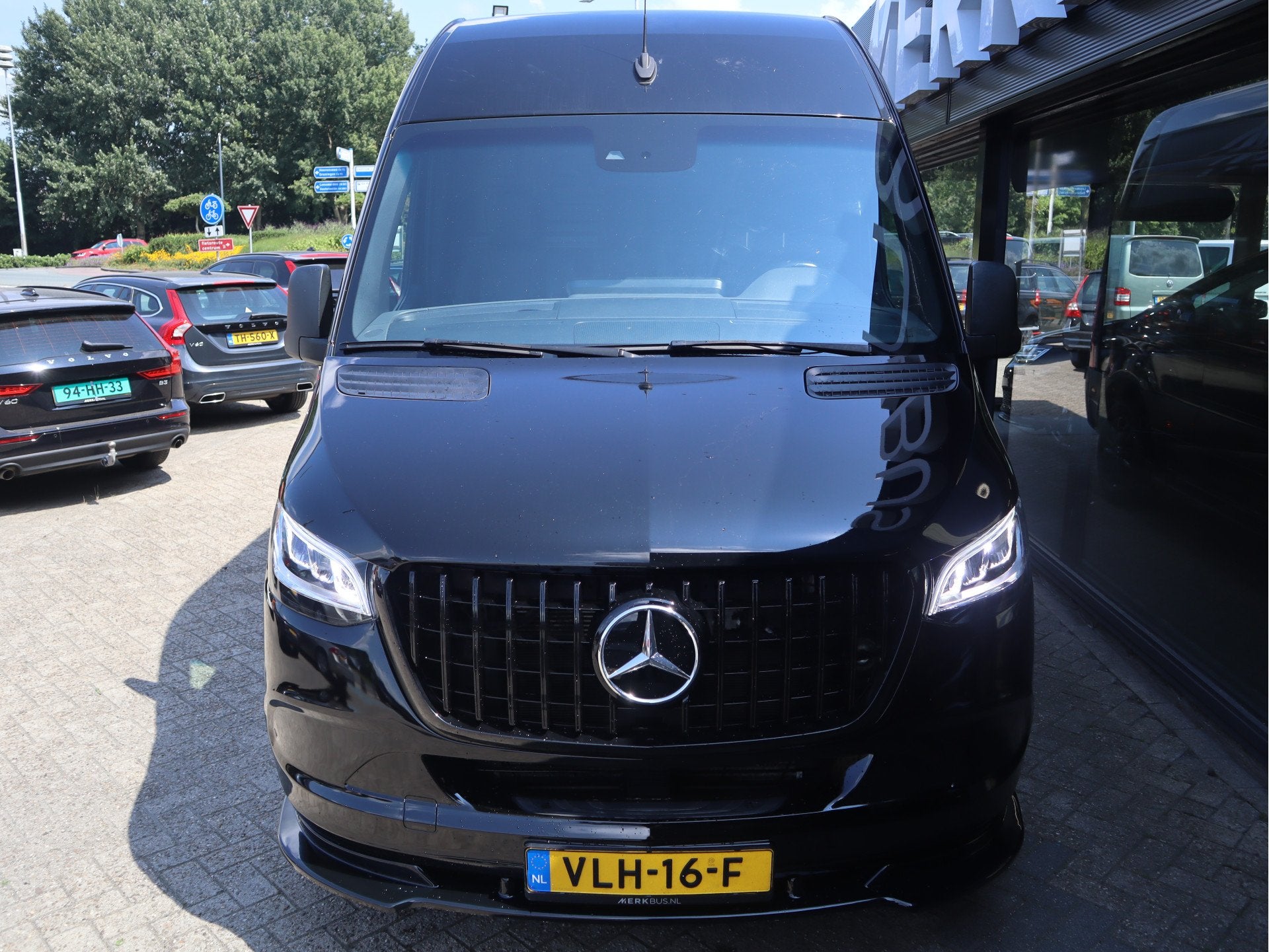 Mercedes-Benz Sprinter 314 AUTOMAAT L2H2 AIRCO CRUISE LEDER, Gebruikt, Euro 6, Zwart, Bedrijf
