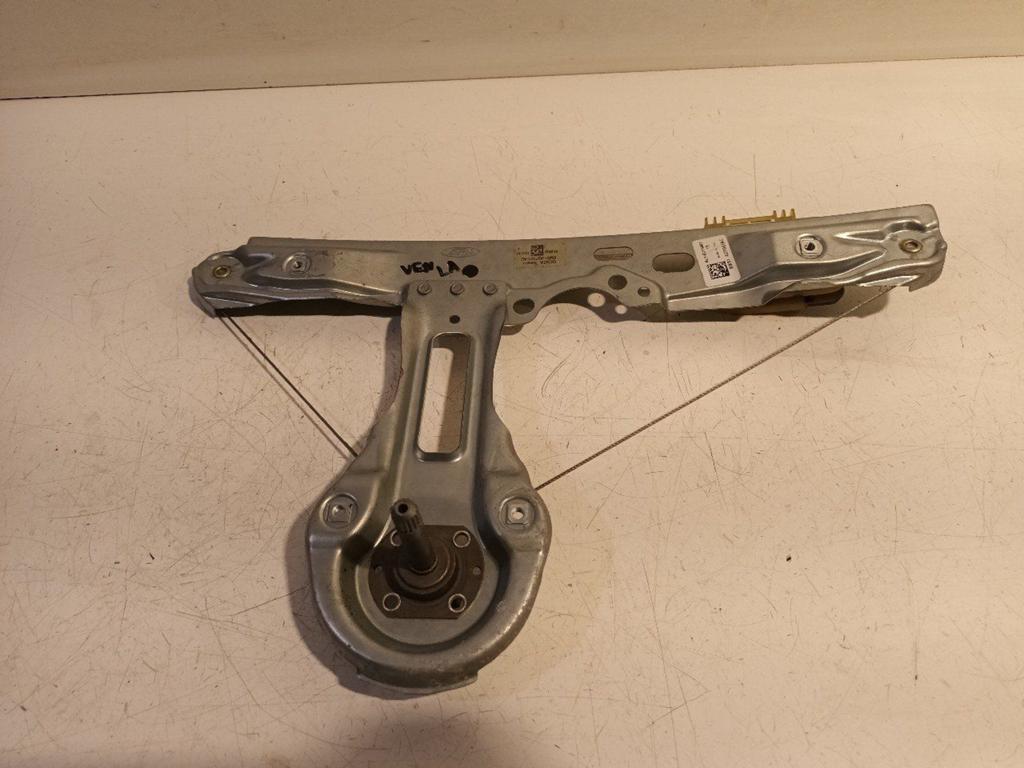 Raammechaniek links achter Ford Focus, Auto-onderdelen, Onderdelen@venauto.nl, Van der Ven Autorecycling B.V., Gebruikt, Ettenseweg 76, 4706 PB Roosendaal, The Netherlands