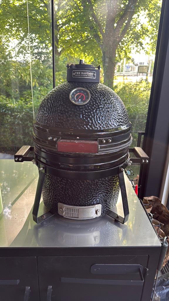 Bastard compact bbq, Tuin en Terras, Houtskoolbarbecues, Ophalen, Gebruikt, Met accessoires