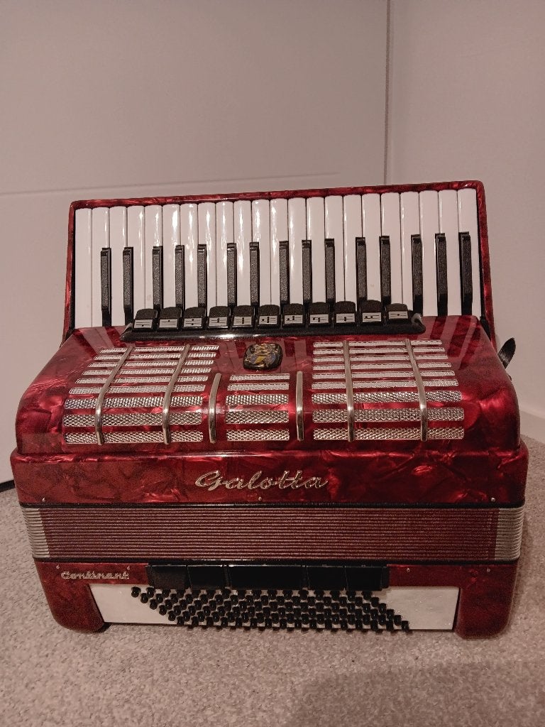 Accordeon  GALOTTA Model: Continent, Muziek en Instrumenten, Ophalen, Gebruikt, Met koffer, Toetsaccordeon