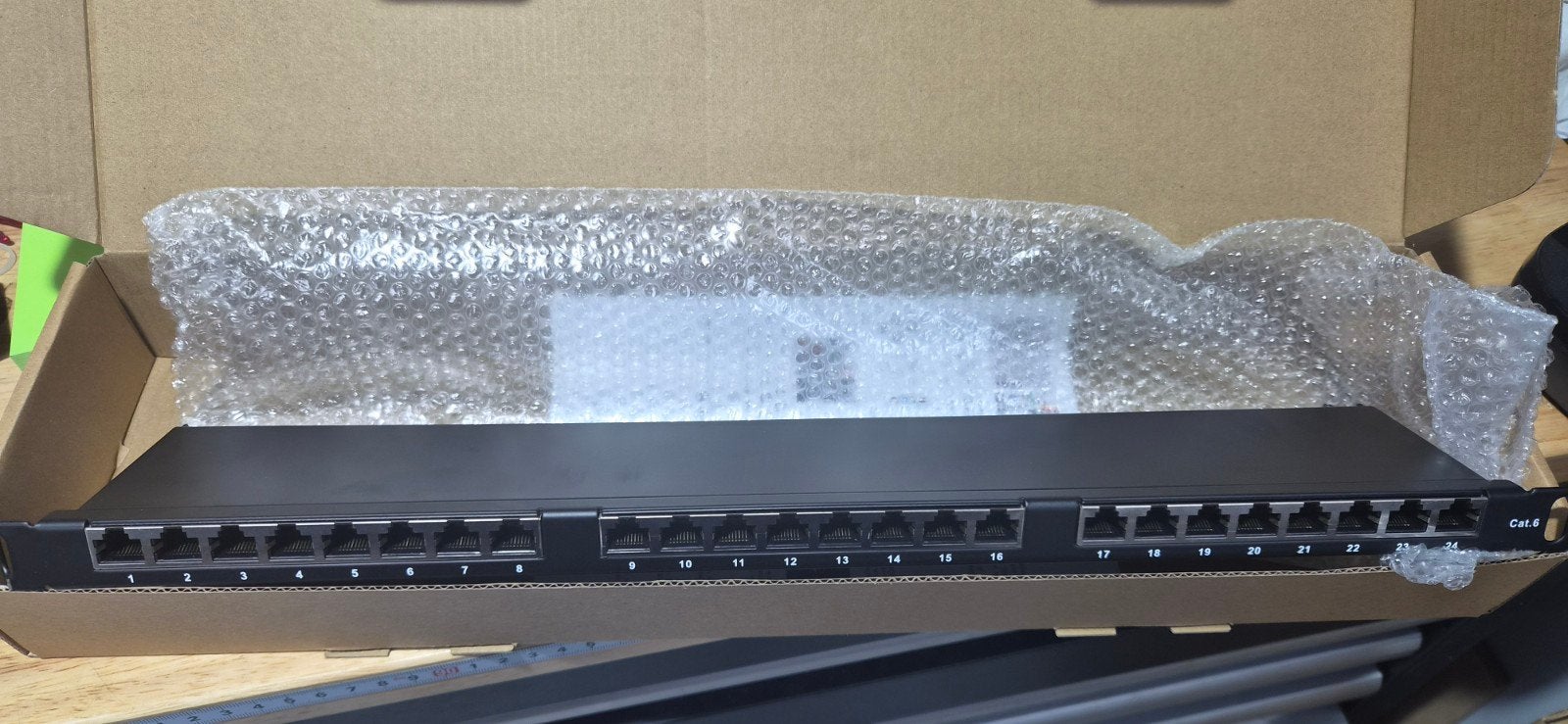 Cat 6 Patchpaneel 24-poorts - Nieuw in doos, Ophalen of Verzenden, Nieuw