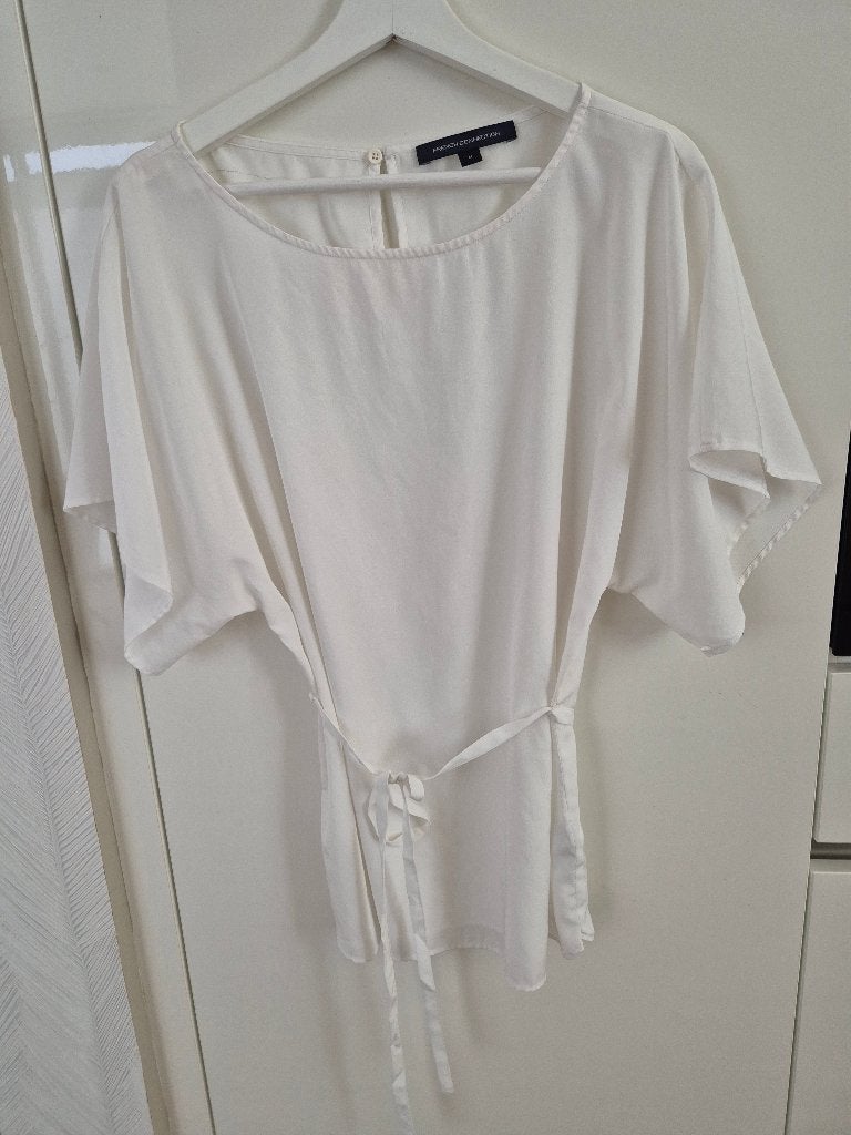 Soepele witte blouse met centuur, Maat 38/40 (M), French Connection, Wit, Ophalen of Verzenden