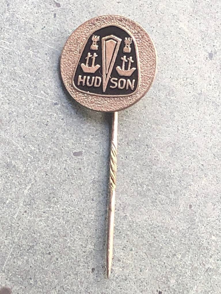 Oud Hudson speldje, Ophalen of Verzenden, Gebruikt, Merk, Speldje of Pin