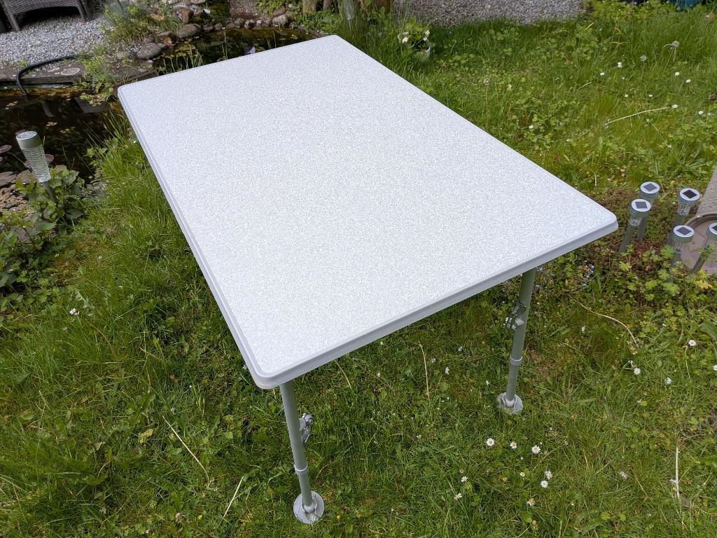 Campingtafel, Caravans en Kamperen, Ophalen, Zo goed als nieuw, Campingtafel