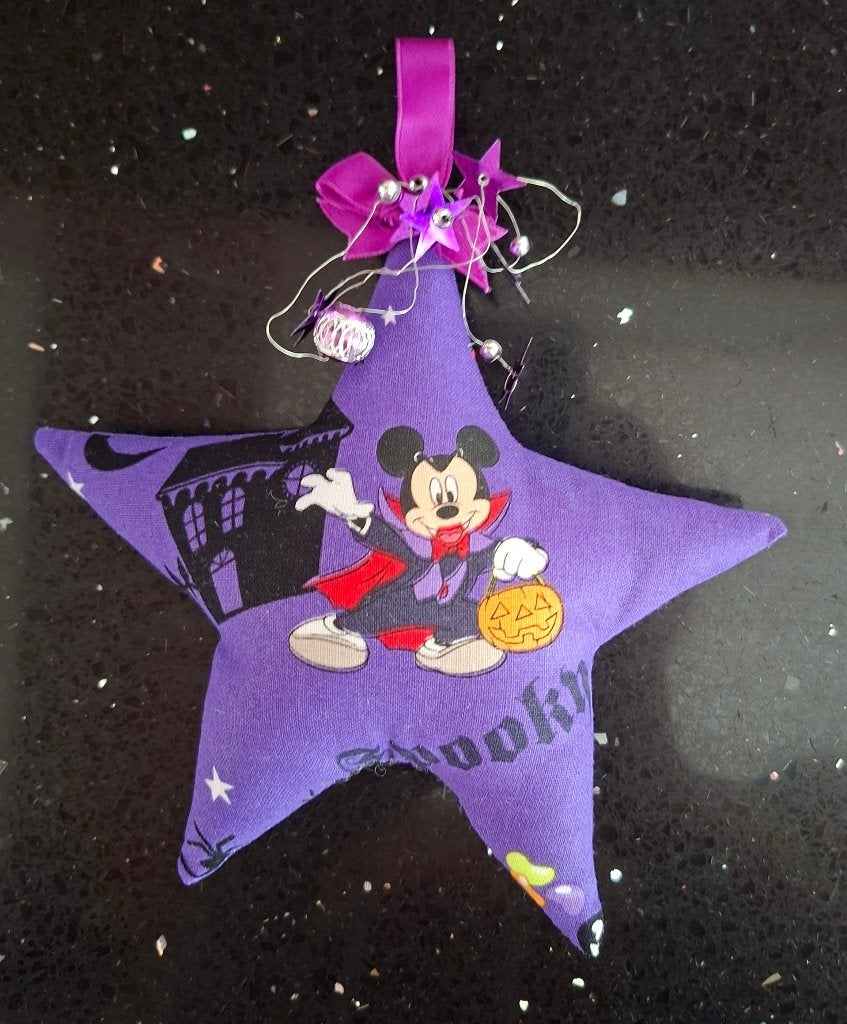 nieuw- hanger/ ster: Mickey Mouse Halloween (paars), Verzamelen, Ophalen of Verzenden, Mickey Mouse, Nieuw, Overige typen