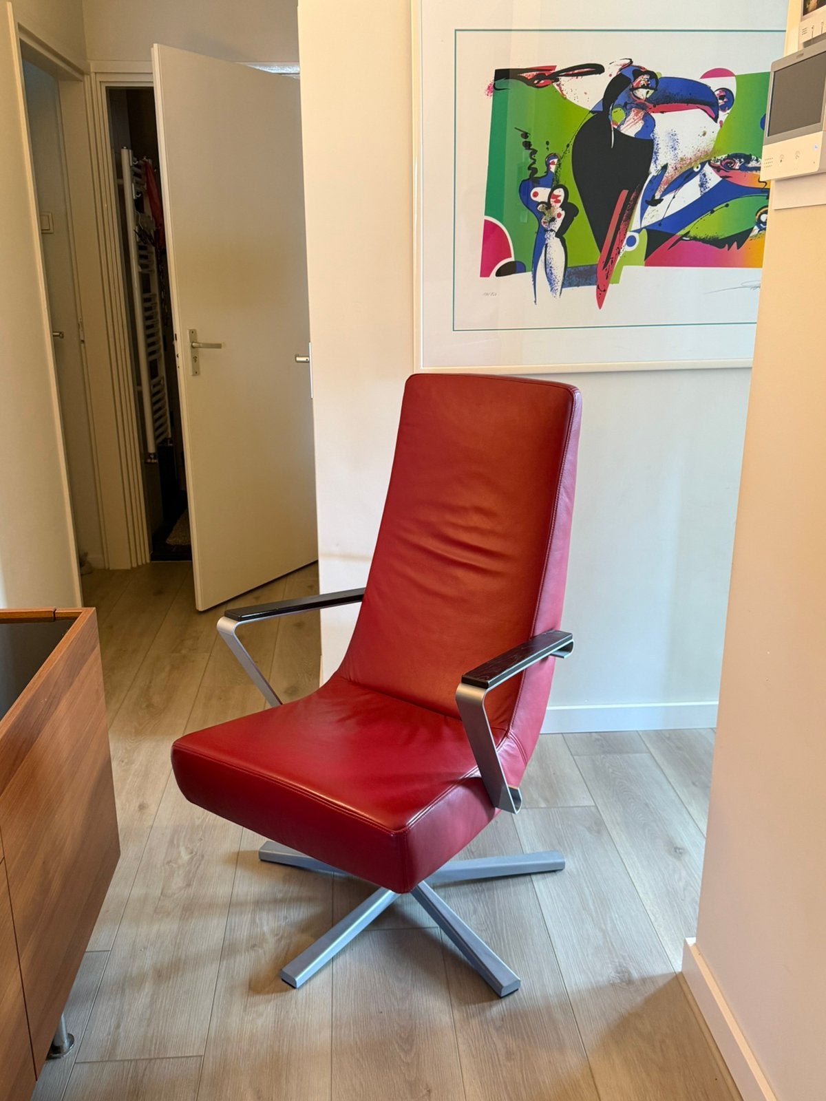Rode leren draai en kiep fauteuil, Huis en Inrichting, Ophalen, Zo goed als nieuw, Leer, 50 tot 75 cm