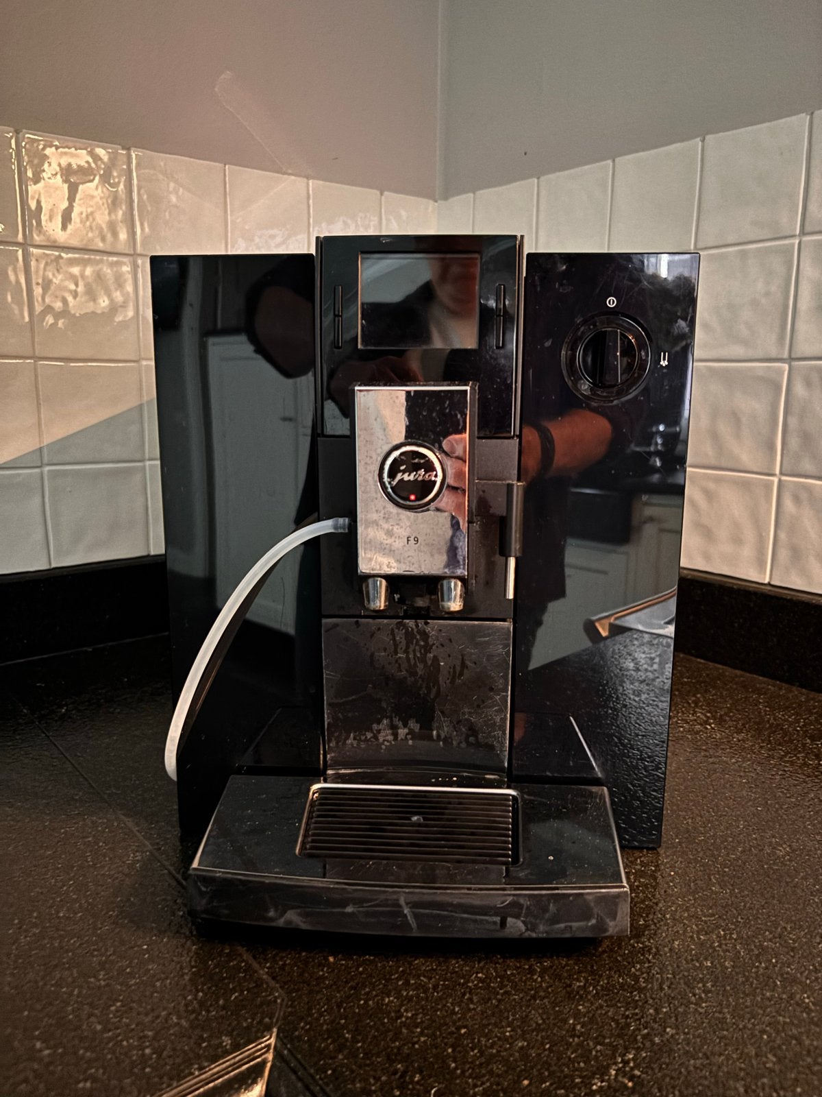 Jura Impressa F9 TFT volautomatische koffiemachine  topstaat, Afneembaar waterreservoir, 10 kopjes of meer, Koffiemachine, Zo goed als nieuw