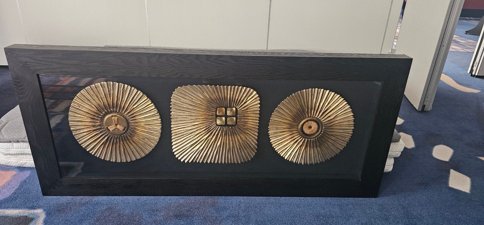 Wanddecoratie met replica Miao zilveren kettingen, Antiek en Kunst, Kunst | Niet-Westerse kunst, Wanddecoratie, Ingelijst, China