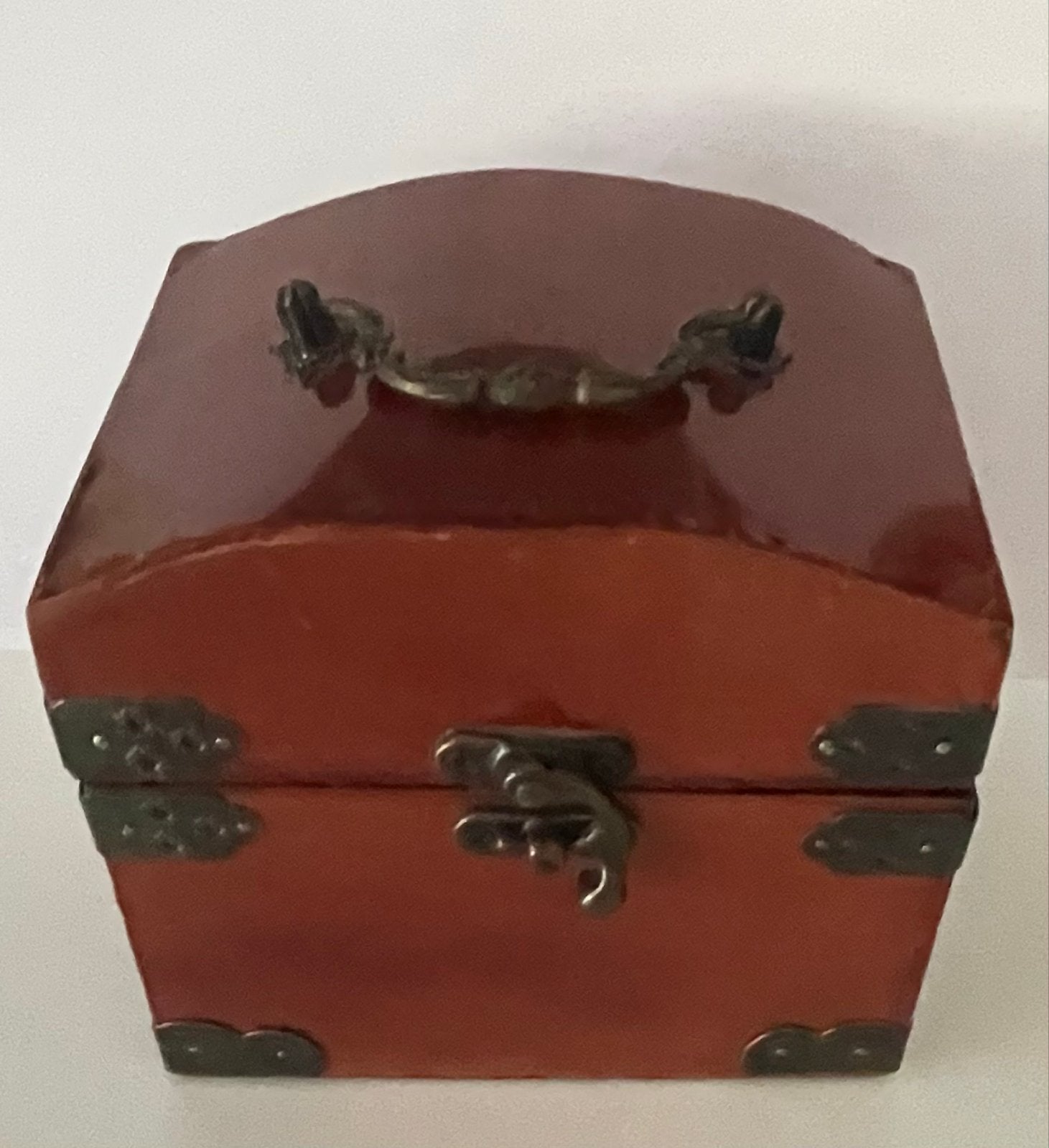 Vintage Lakdoosje - Decoratieve Opbergdoos, Antiek en Kunst, Antiek | Woonaccessoires, Ophalen of Verzenden