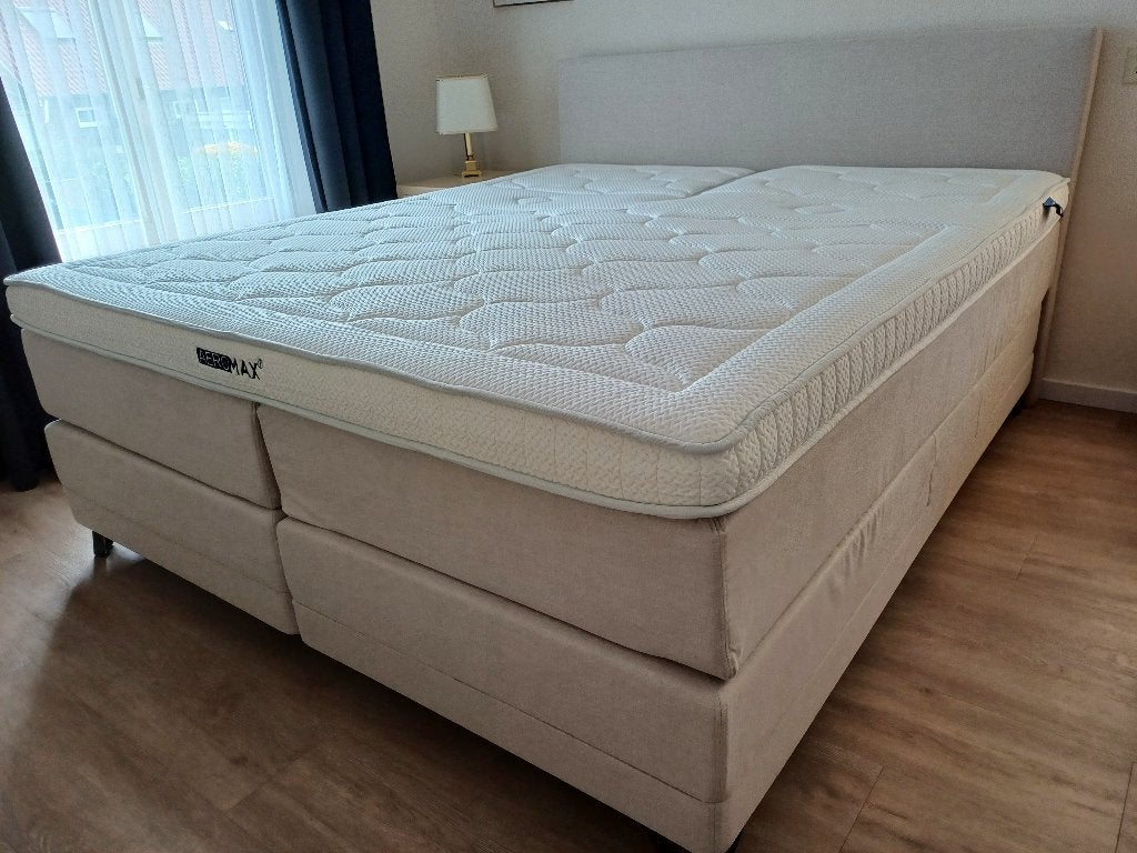 boxspring Swiss Sense 1 jaar gebruikt, Ophalen, 210 cm, Tweepersoons, Zo goed als nieuw