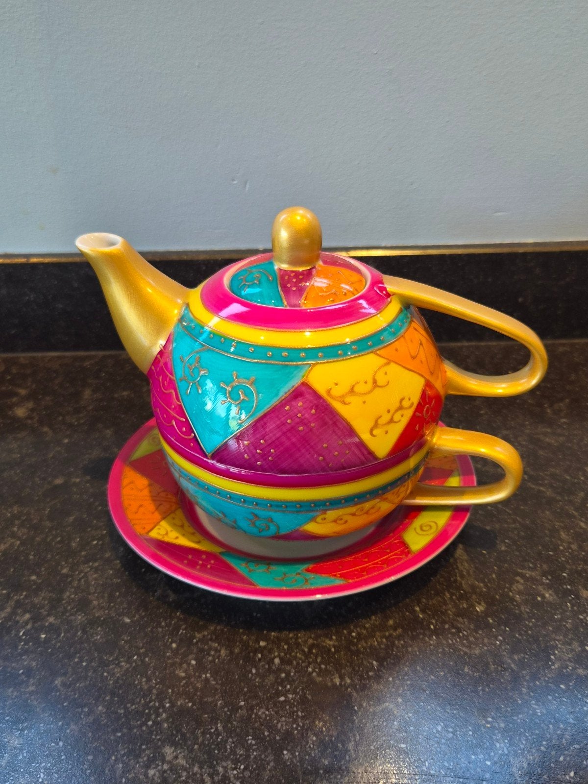 Kleurrijke theepot met kop en schotel - Vintage stijl, Huis en Inrichting, Ophalen, Overige merken, Keramiek, Vintage