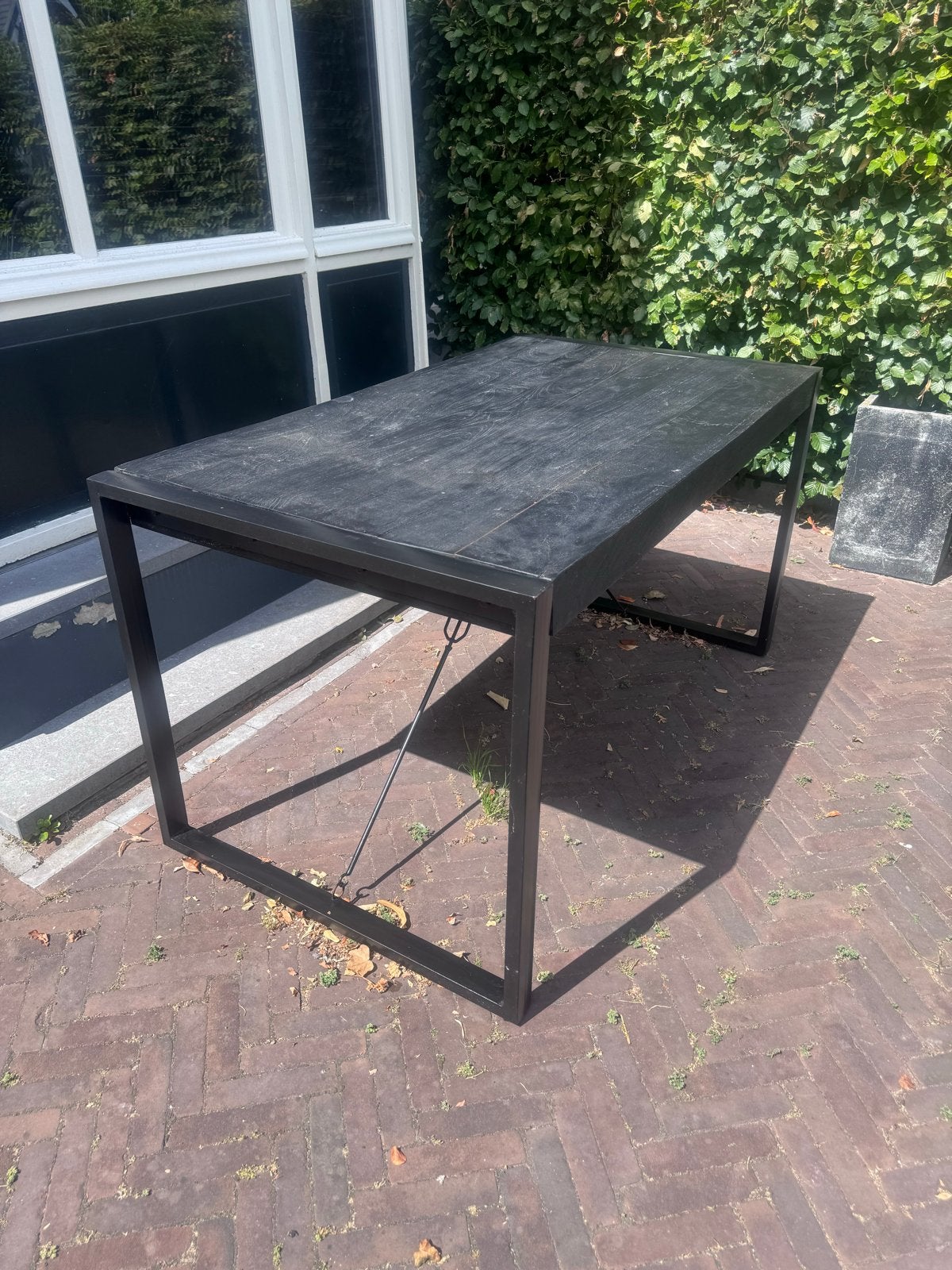 Robuuste tafel met metalen frame en houten blad, Ophalen, Gebruikt, Rechthoekig, Hout