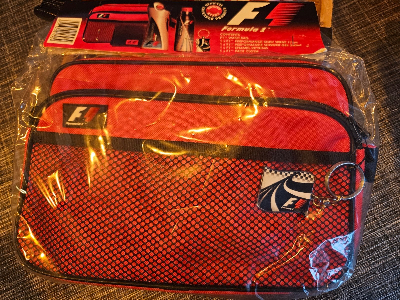F1 Formula 1 Wash Bag Set - Nieuw, Ophalen, Nieuw, Rood, Heer of Dame