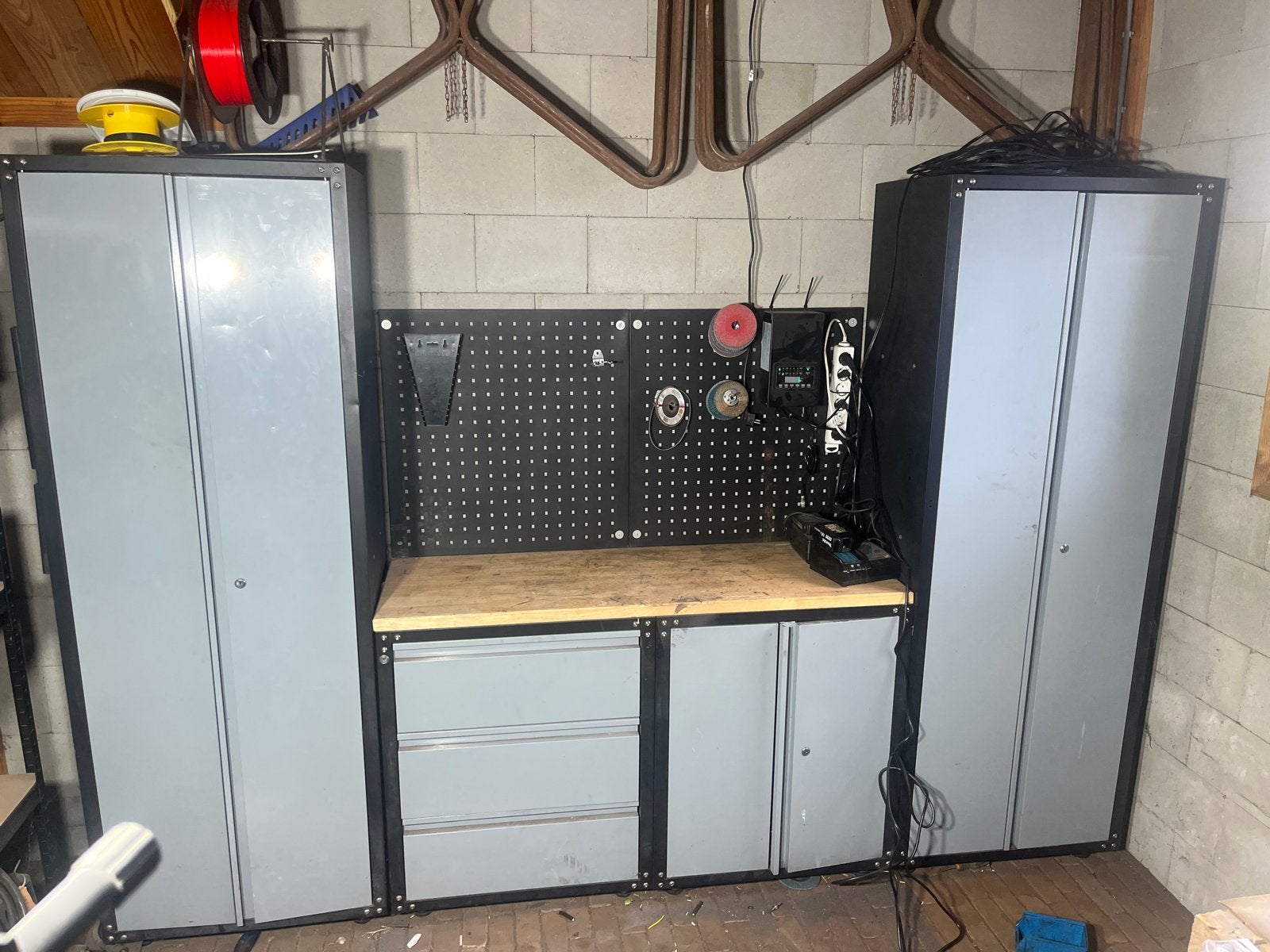 HBM Werkbank met opslag en gereedschapswand, Doe-het-zelf en Verbouw, Ophalen, Gebruikt, 170 cm of meer