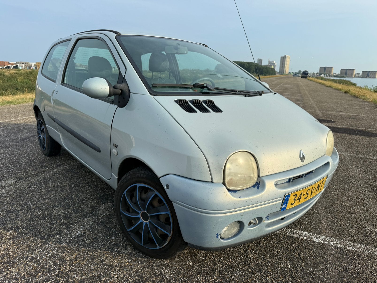 Renault Twingo 1.2-16V AUTOMAAT/LAGE KMSTAND NAP/, 4 cilinders, Origineel Nederlands, Bedrijf, Grijs