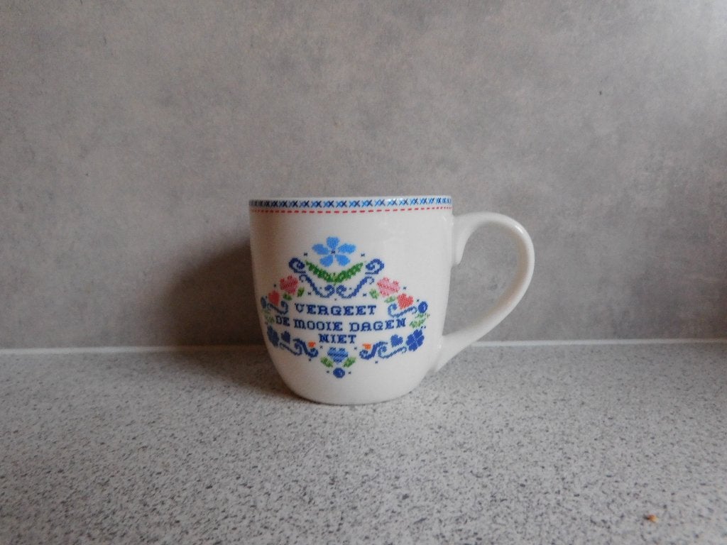 Mok 150 ml. Vergeet de mooie dagen niet Ronald McDonald YVON, Huis en Inrichting, Keuken | Servies, Overige merken, Ophalen of Verzenden