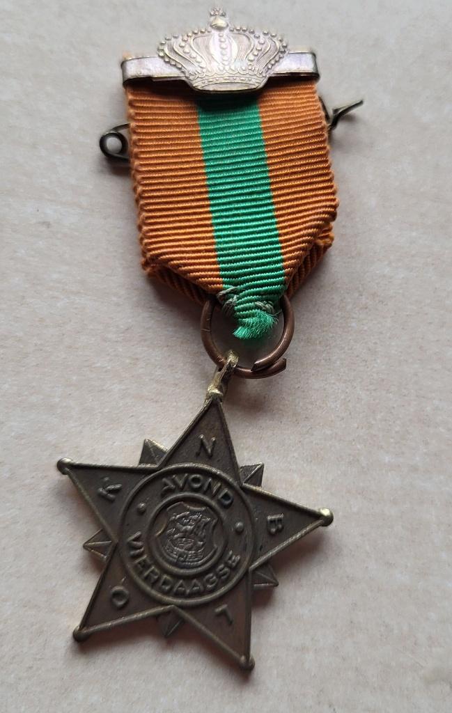 KNBLO Avondvierdaagse kroon medaille, Ophalen of Verzenden, Overige materialen