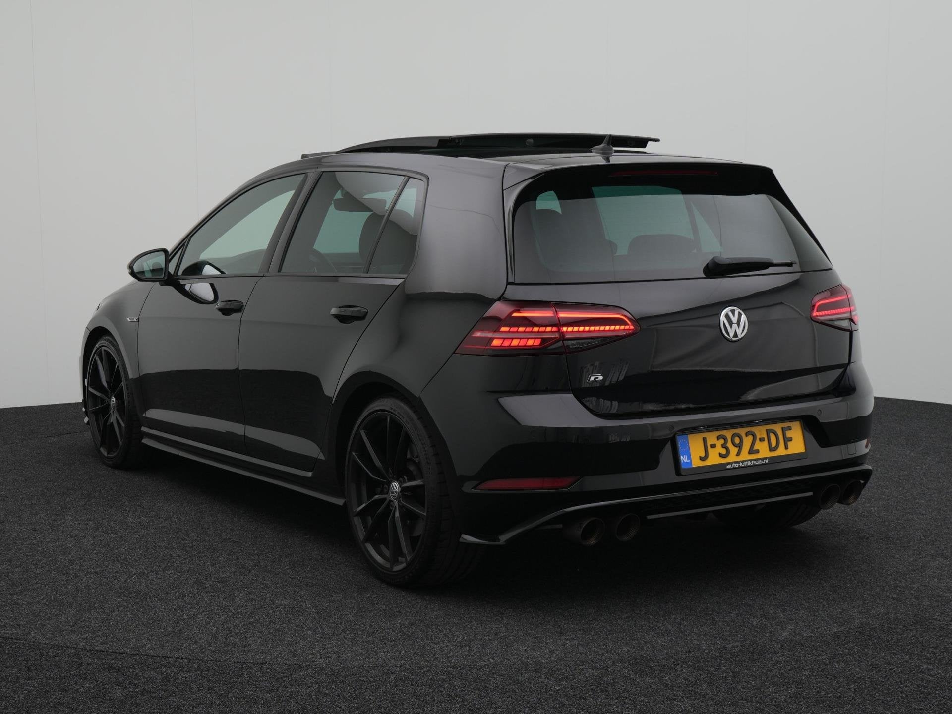 Volkswagen Golf 2.0 TSI 4Motion R Akrapovic Pano Dynaudio Ca, Automaat, Dealer onderhouden, Gebruikt, 4 cilinders
