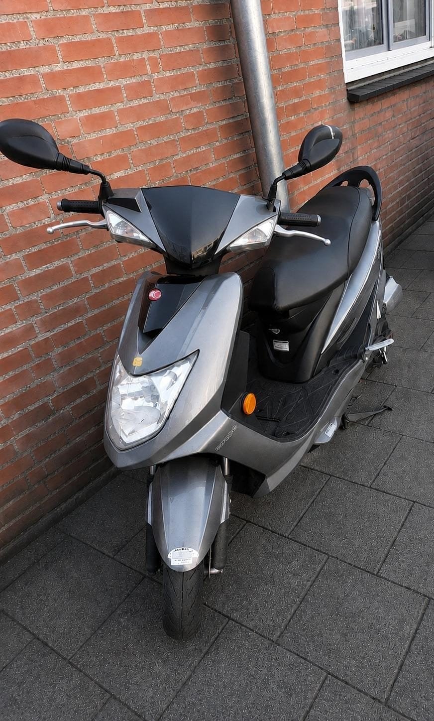 Scooter met blauw kenteken - Nieuwe accu nodig, Fietsen en Brommers, Ophalen
