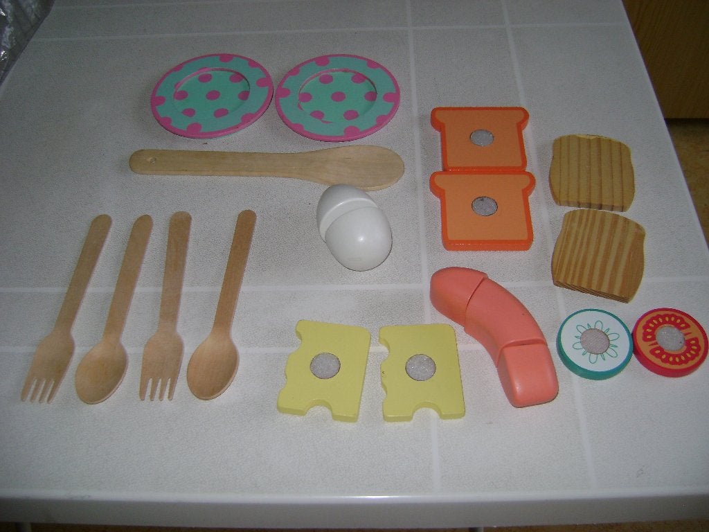 17del houten ontbijtset 2bord 2vork 2lepel 2plak kaas 2worst, Ophalen of Verzenden, Zo goed als nieuw, Hout, Speelkeuken-accessoire