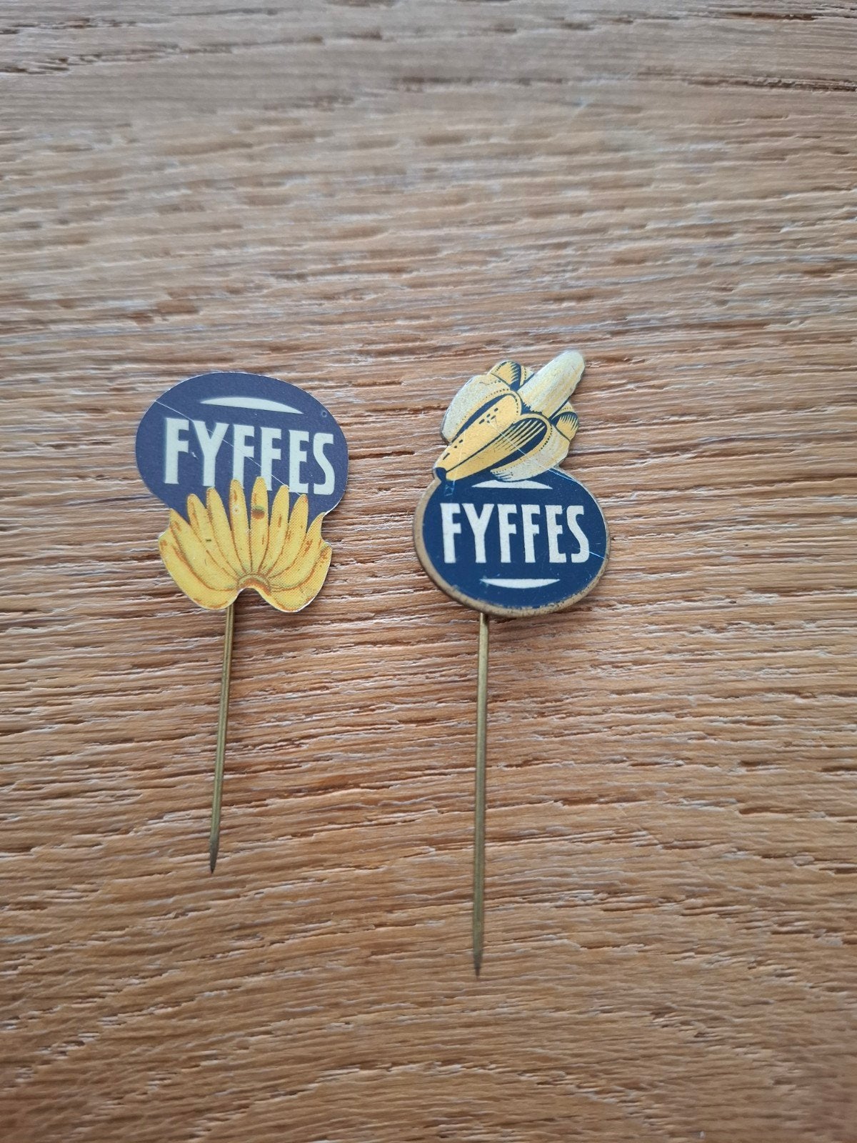 Vintage speldjes prikkers pins Fyffes bananen, Verzamelen, Ophalen of Verzenden