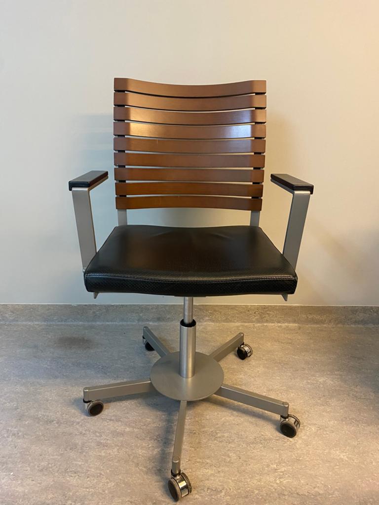 BULO stoelen (8 stuks beschikbaar), Ophalen, Zo goed als nieuw, Zwart