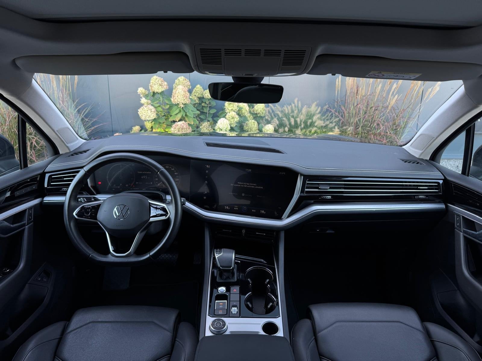 Volkswagen Touareg 3.0 TSi eHybrid 4MOTION PANO|LEDER|LED|CA, Automaat, Dealer onderhouden, Gebruikt, Zwart