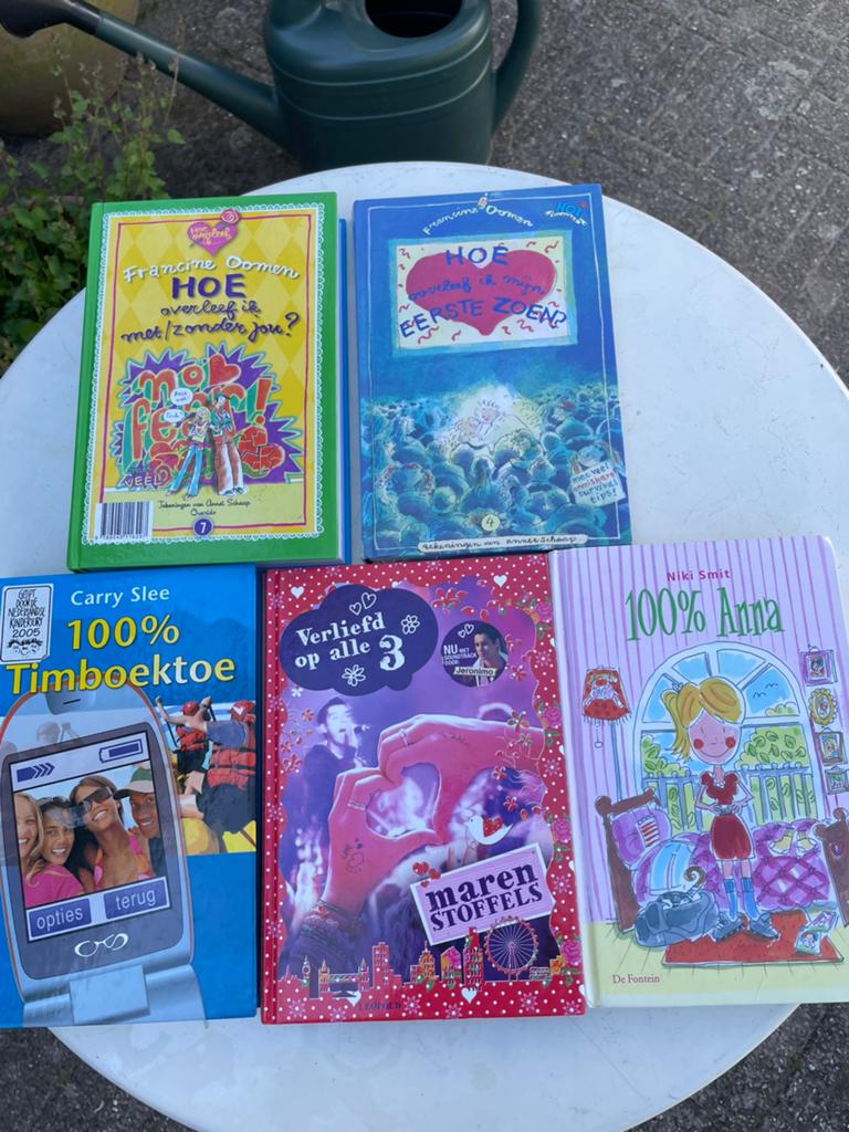 Leuke Tienerboeken: Francine Oomen, Carry Slee, Niki Smit, Ophalen of Verzenden, Gelezen, Fictie