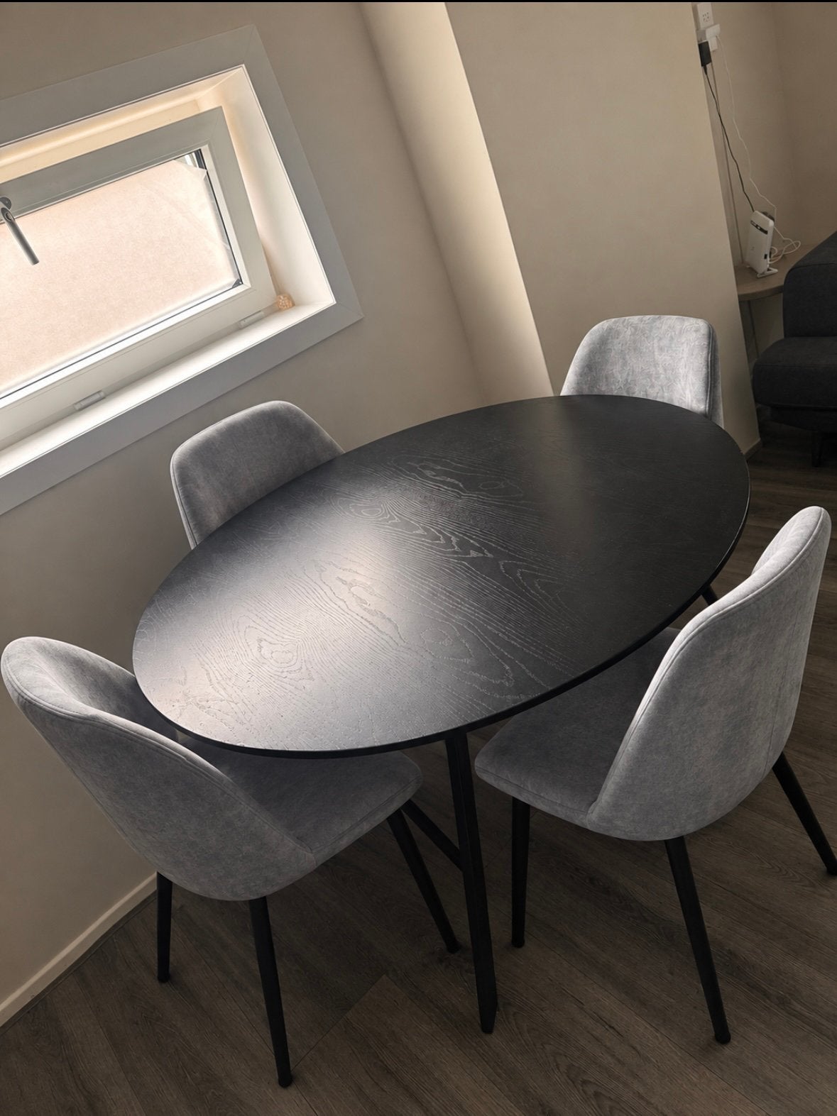 Zwarte eettafel met 4 stoelen, Gebruikt, 100 tot 150 cm, Rond, Ophalen of Verzenden