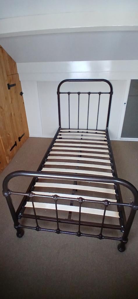 Spijlenbed ledikant bruin inclusief lattenbodem, Ophalen, Gebruikt, 90 cm, Eenpersoons