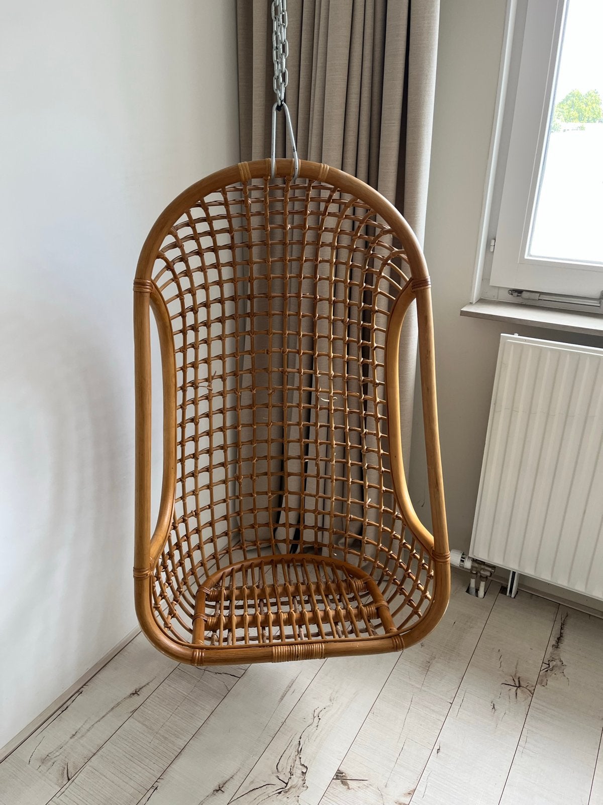 Rotan hangstoel - H 108 x B 63 x D 50 cm, Huis en Inrichting, Stoelen, Ophalen, Bruin, Riet of Rotan, Zo goed als nieuw