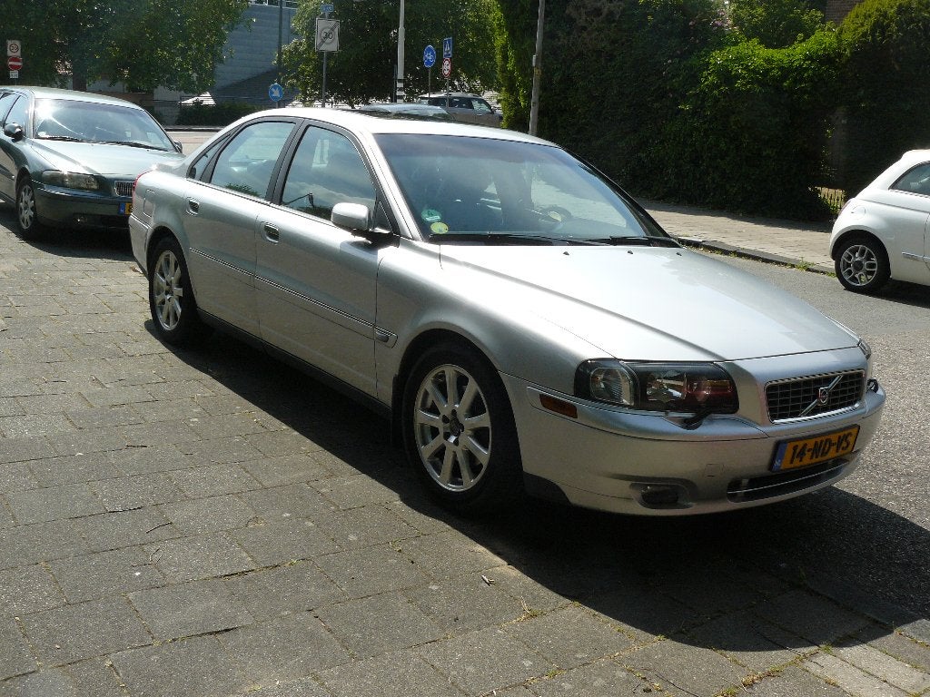 Volvo S80 2.5 T AUT 2003 Grijs, Automaat, Automatische klimaatregeling, Achterwielaandrijving, 1800 kg