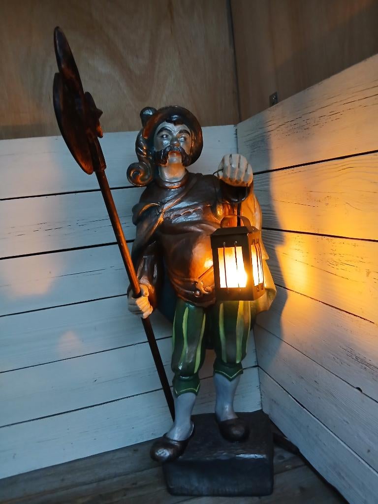 Decoratief beeld van een nachtwaker met werkende verlichting, Ophalen, Zo goed als nieuw, Mens