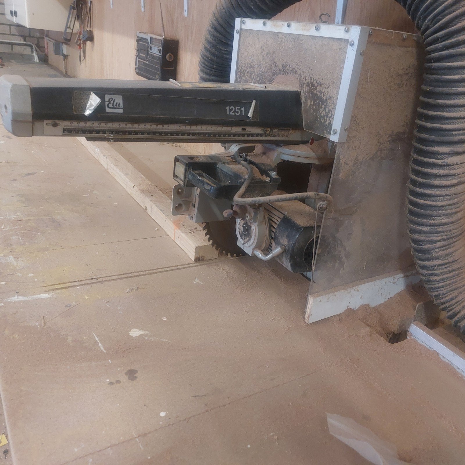 Dewalt Radiaalzaag, Ophalen, Gebruikt, 70 mm of meer, Afkortzaag
