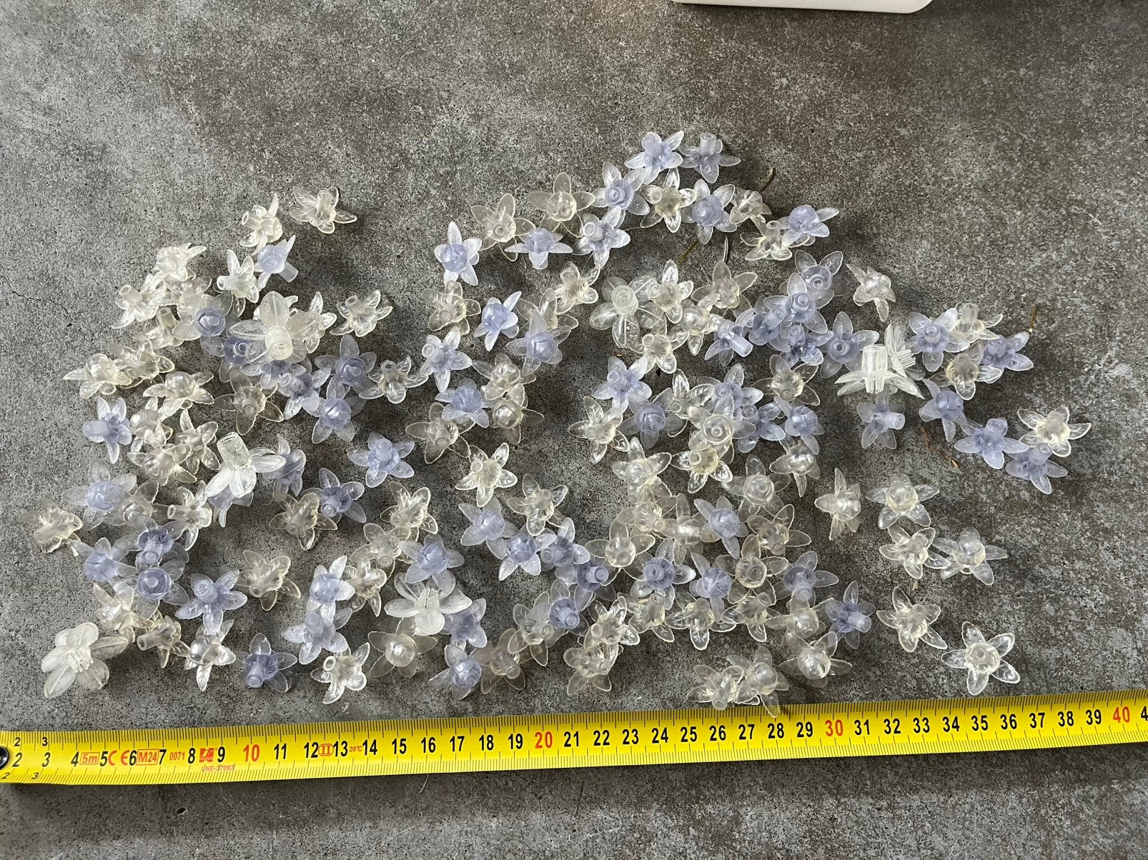 Bloemetjes, Ophalen of Verzenden, Gebruikt, Kunststof, Knutselmateriaal