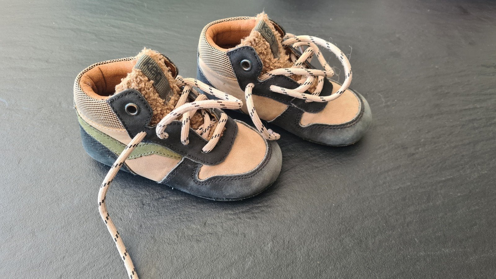 Nette kinderschoenen Keq maat 23, amper gedragen, Ophalen of Verzenden, Zo goed als nieuw, Jongen of Meisje, Schoenen